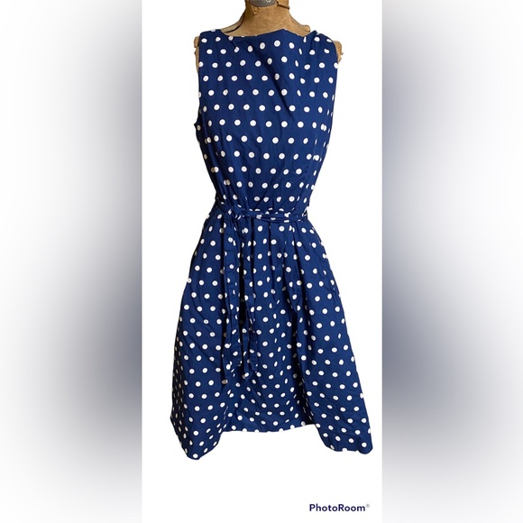 L.L. Bean Dresses & Skirts - LL Bean polka dot sleeveless dress Size 8